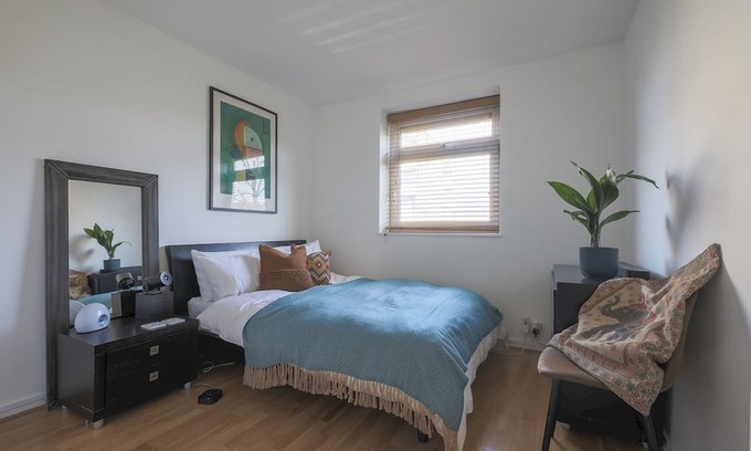 Furzedown Apartment | Pass the Keys | Stylish & Modern London Flat