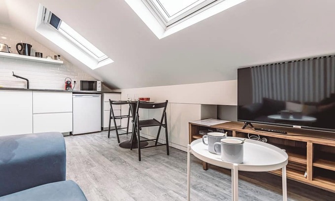 Hincmar Apartment | Le Coquet, Studio en duplex Climatisé