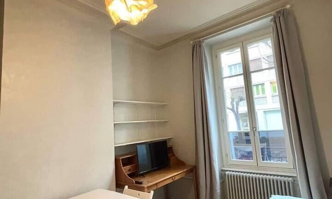 Sablon - Trudaine Apartment | Studio cocoon near the station