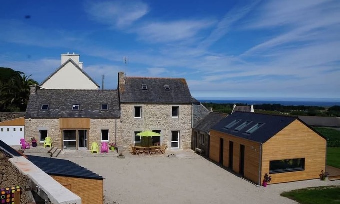 Plounevez-Lochrist Villa | Villa indoor pool 28° sea view