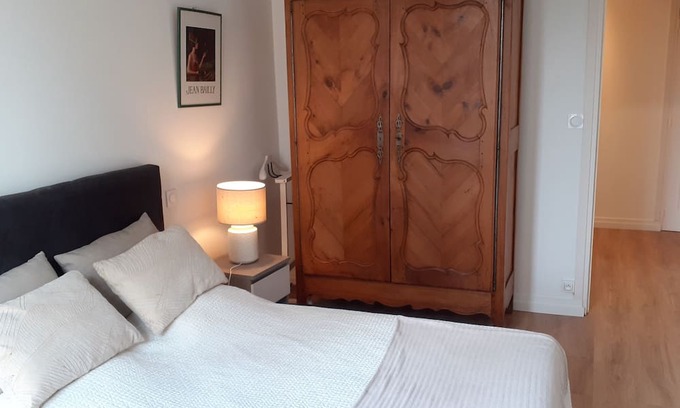 Caen City Centre Apartment | Apartment close to train station, port, restaurants and town center