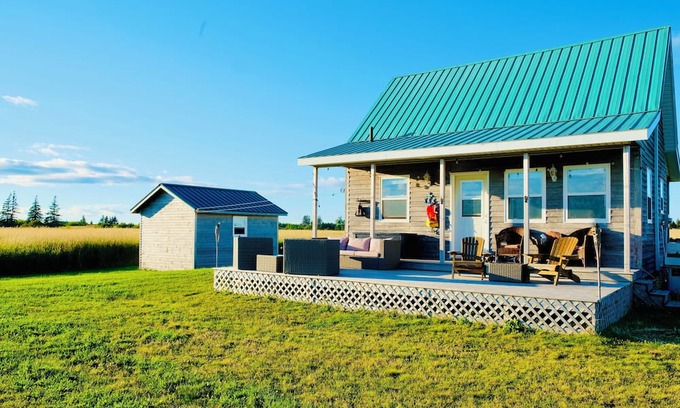 Hamilton Cabin | Private, relaxing seaside retreat. Fun outdoor amenities for everyone.