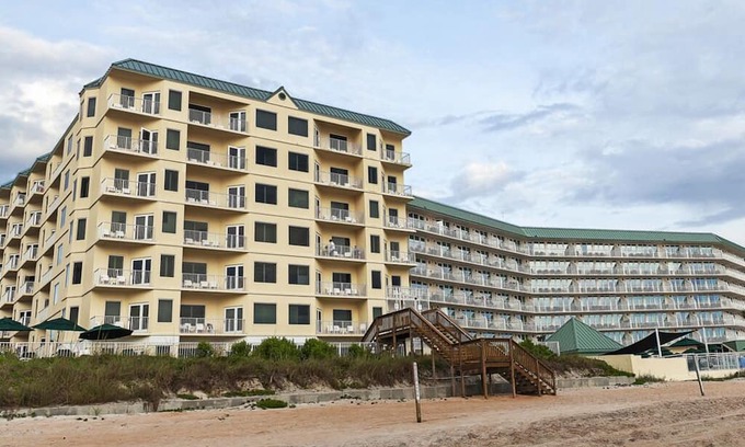 Elrod Estates Resort | Ormond Beach oceanfront view! n2-bedroom resort w/huge pool deck on the beach!