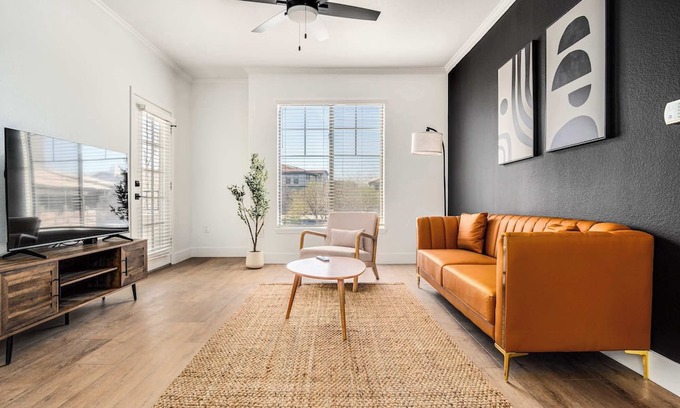 Glendale Sports and Entertainment District Apartment | Boulevard Stays 1BR by Stadium Pool, Parking, Gym 09