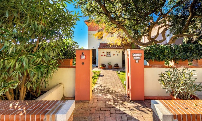 Follonica Villa | Cozy cottage with garden and terrace overlooking the Gulf of Follonica