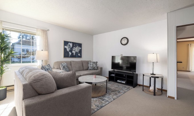 La Conner House | Charming 2-bedroom house in walking distance to downtown La Conner