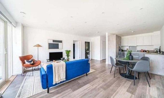 Gascoigne Apartment | Stunning Spacious Apartment in East London