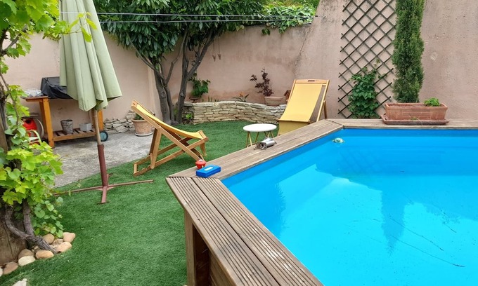 Jonquerettes House | Gite in Provence private garden and pool