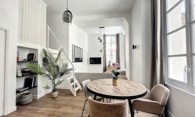 Sens Apartment | Le Laurencin Sens - apartment in the historic heart - La Mezzanine