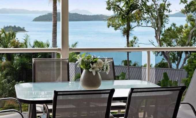 Hamilton Island Apartment | Blue Water Views 11