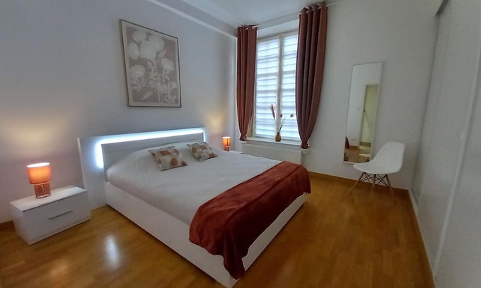 Sedan Apartment | APARTMENT AT THE FOOT OF THE CHATEAU FORT
