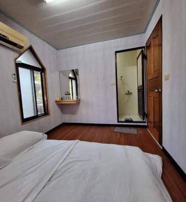 Checheng Cabin | 墾丁溪之谷樹屋農場民宿