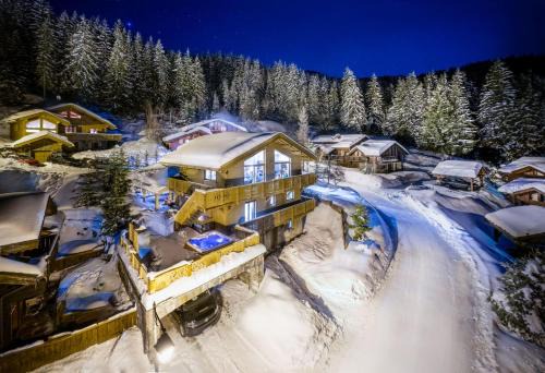 La Perriere Cabin | Fer A Line