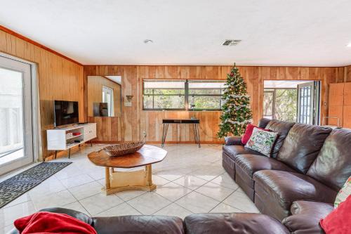Sylvan Shores House | Lake Placid Home with Screened Porch Near Lake Clay